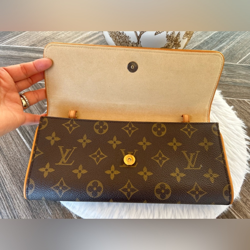Twin Pochette GM in Monogram #3 - Picture 6 of 16